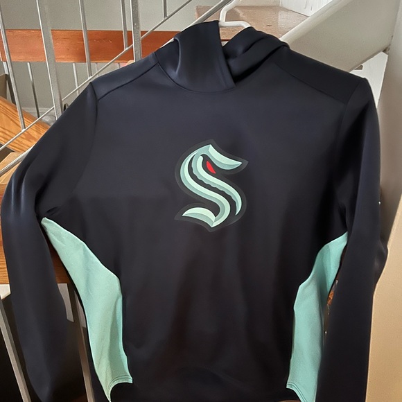 Seattle NHL Fanatics Kraken hoodie, size medium - Picture 5 of 7